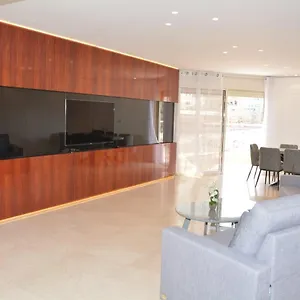 https://renovated-3-bedroom-residence-with-pool-next-the-beach.eilathotels.net